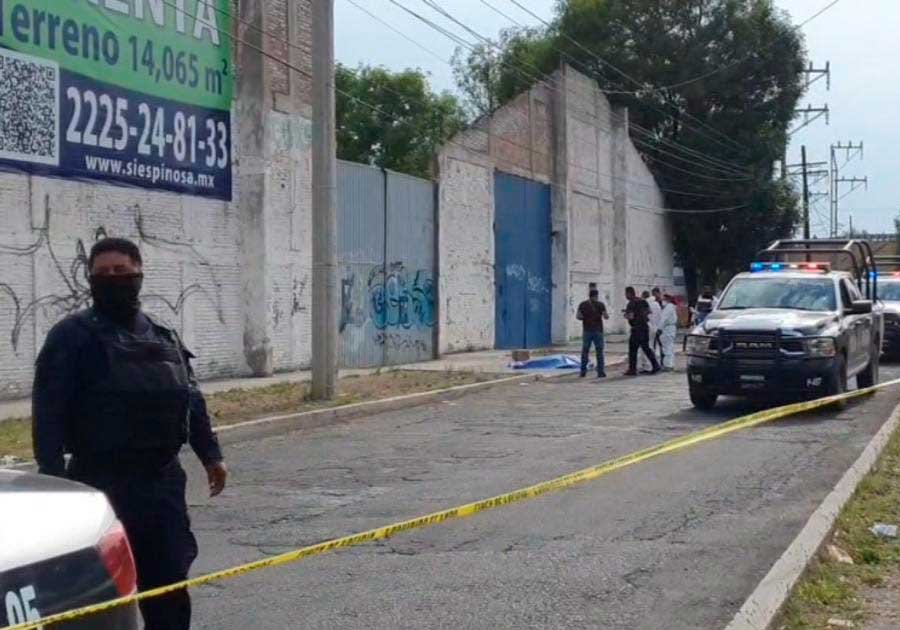 Militar retirado abate a asaltante en Recta a Cholula