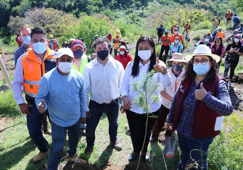 Reforesta CEASPUE zona para recuperaci&oacute;n de mantos acu&iacute;feros en Atlixco