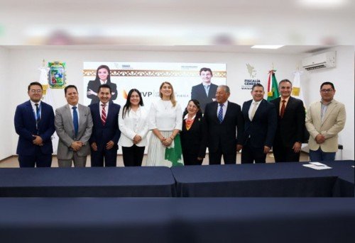 Firma fiscal Idamis Pastor convenios de servicio social y prácticas profesionales con instituciones educativas