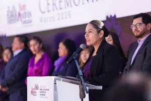 Destaca Lupita Cuautle avances y estrategias a favor de las mujeres, en ceremonia c&iacute;vica