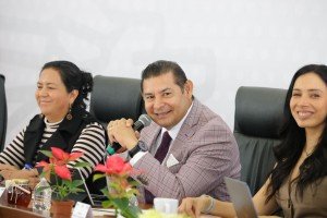 Gobierno de Puebla impulsa producción de nochebuena como motor económico y turístico