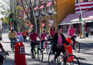 Se pinta de rosa el Gran Paseo por la lucha contra el cáncer de mama