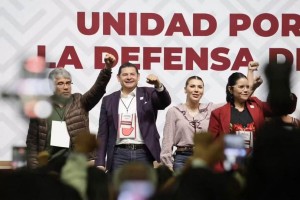 Proh&iacute;be dirigencia de Morena usar imagen de AMLO
