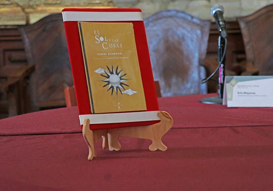 Presentan Cultura y Embajada Suiza libro de poes&iacute;a &ldquo;El sol y las cosas&rdquo;