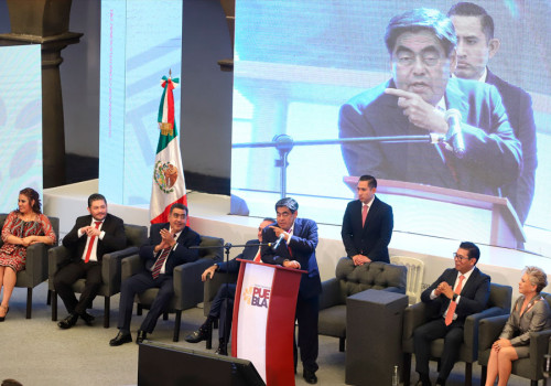 Gobierno estatal y Congreso construyen reformas para ejercer el poder p&uacute;blico de manera distinta: MBH