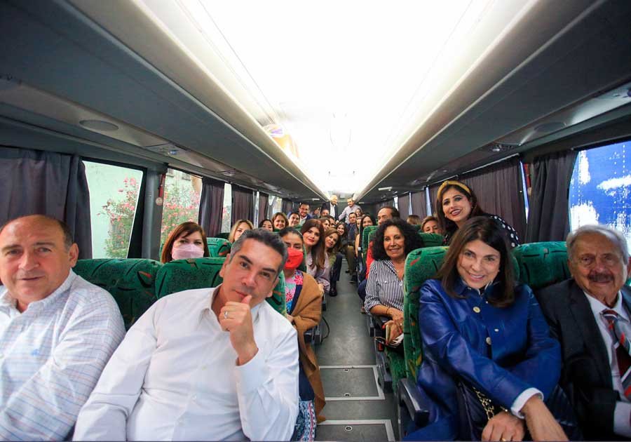 Priistas dormir&aacute;n en San L&aacute;zaro para 'brincar' bloqueos