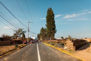 Tras 15 a&ntilde;os de espera, Tonantzin Fern&aacute;ndez entrega pavimentaci&oacute;n en San Diego Cuachayotla