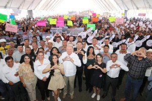 Pemex premia recuperaci&oacute;n de hidrocarburos en Puebla con cuarta entrega de p&eacute;treos
