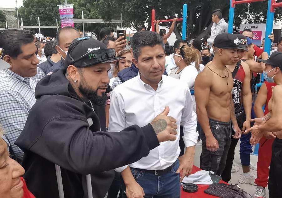 &ldquo;Sin miedo al &eacute;xito, papi" visita a la banda de la Central de Abasto de Puebla