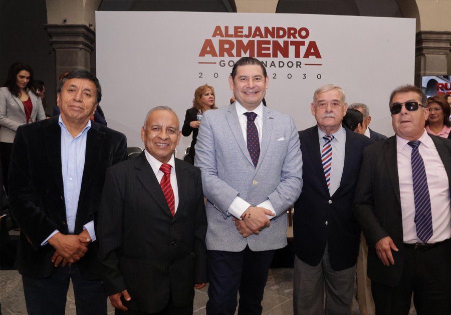 El comité de transición del gobierno electo presentó a 4 integrantes más