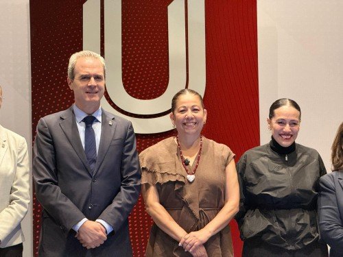 Artemisa Garc&iacute;a Ch&aacute;vez impulsa agenda de bienestar y unidad de mujeres en foro UPAEP