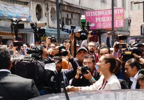 Claudia Sheinbaum celebra su acreditaci&oacute;n como presidenta electa en acto lleno de alegr&iacute;a