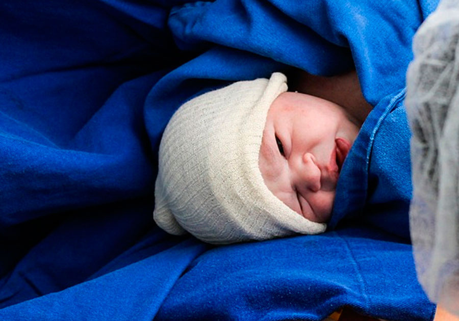Nace bebé con anticuerpos anticovid