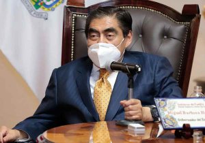 Solo habrá aumento salarial del 4% para burócratas del estado: Barbosa