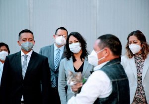 Mundo Tlatehui ceremonia cívica y arranque de vacunación antirrábica