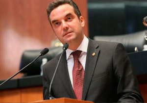 Imputan delitos a exsenador panista