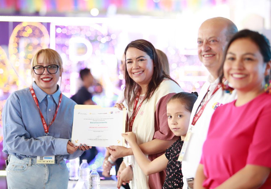 Reconoce gobierno estatal promoción turística en la Feria Puebla 2023