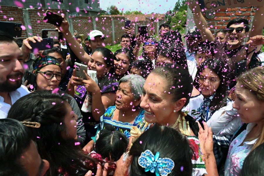 "Las Mujeres somo el alma de la nación, por eso hay que reconocerlas", afirma la Presidenta en Michoacán