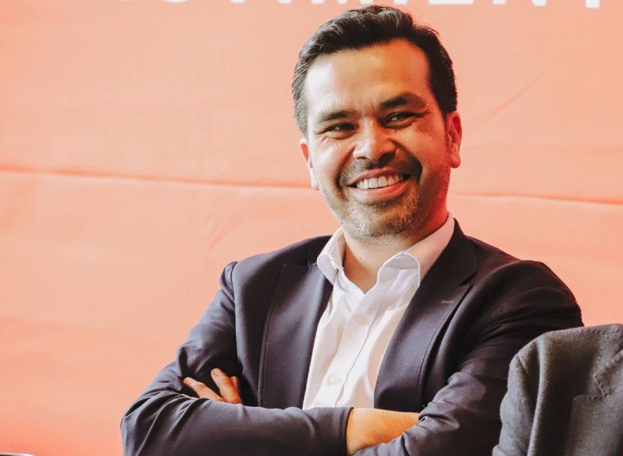 M&aacute;ynez, gui&ntilde;o al PT