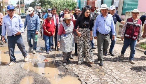 Arranca Tonantzin Fernández la rehabilitación de la calle Revolución en Santa Bárbara Almoloya