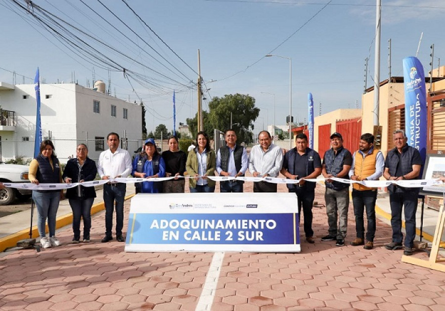 Inaugura Mundo Tlatehui adoquinamiento en calles de Cabecera Municipal y San Antonio Cacalotepec