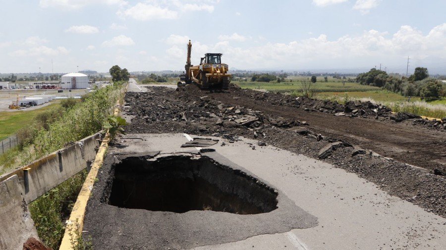 En tiempo récord, Gobierno Estatal concluirá reparación de socavón en carretera al aeropuerto