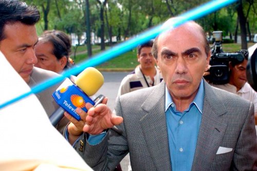 Promueve Kamel Nacif ampara buscador de delitos en su contra