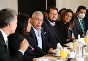 Economía y Administración se reúnen con empresas para formar clústeres