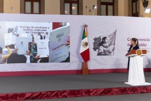 Claudia Sheinbaum entrega escrituras a 354 familias reubicadas del Chiquihuite