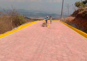 Con colocación de adoquín, Infraestructura mejora movilidad en región de Atlixco