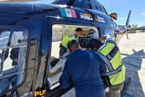 Con acompa&ntilde;amiento m&eacute;dico, menor poblana es trasladada en ambulancia a&eacute;rea