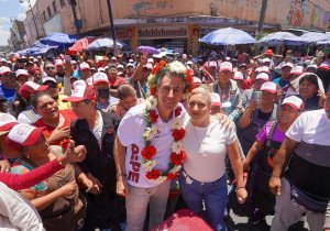 Locatarios del Mercado 5 de Mayo abren las puertas a Pepe Chedraui