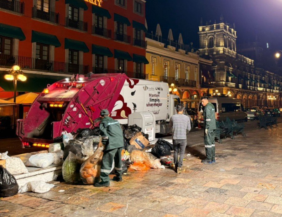 Labores limpieza en Nochebuena; la recolecci&oacute;n se suspende el d&iacute;a de Navidad