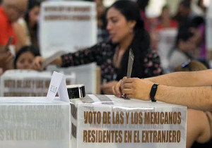 Abrirán consulados el domingo para voto de mexicanos en el exterior