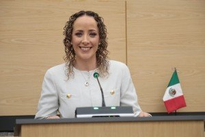 Promueve diputada Susana Riestra iniciativas para regular el uso de redes sociales en menores
