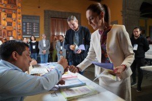Claudia Sheinbaum participa en la primera elección del Poder Judicial