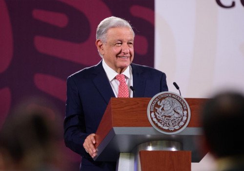 Confía AMLO en retiro de la CNTE del Zócalo antes del 29 de mayo