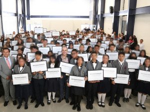 Reconoce SEP desempeño académico de 155 alumnos de Educación Básica