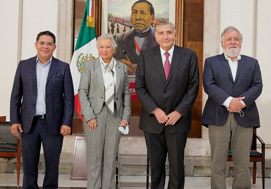 Asume Ad&aacute;n Augusto L&oacute;pez como titular de Segob