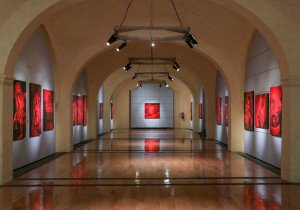 Inaugura Cultura exposición &#039;Los 43 y el dolor a través del arte&#039;