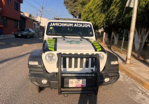 Detienen a polic&iacute;a por atropellar a motociclista en colonia SNTE