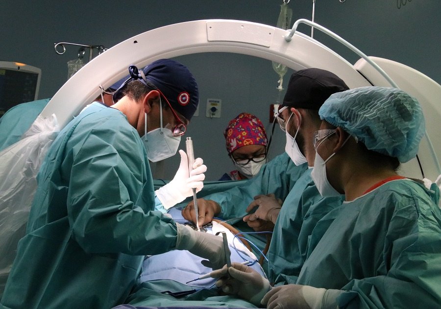 Cirug&iacute;a columna