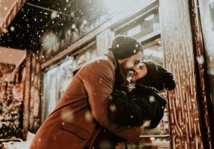 ¡Mejora tu salud con besos y abrazos!