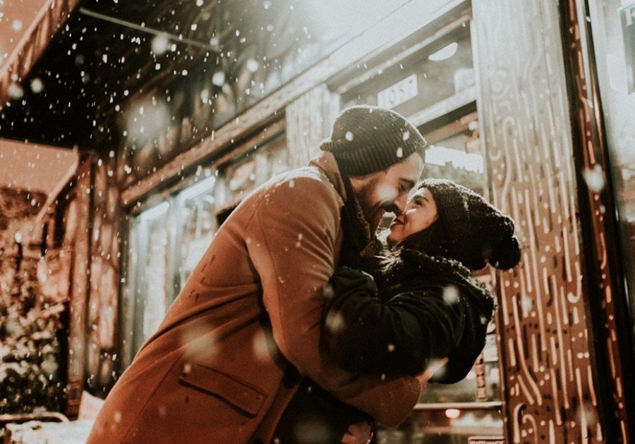 ¡Mejora tu salud con besos y abrazos!