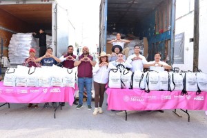 SEDIF entrega canastas alimentarias a familias vulnerables de la capital poblana