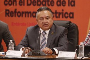 Esparza, el pequeño líder