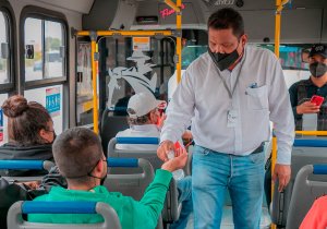 Despliega gobierno estatal operativos de sana distancia en unidades del transporte público