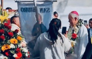 Arzobispo en Axocopan da misa por Santa María Magdalena y migrantes
