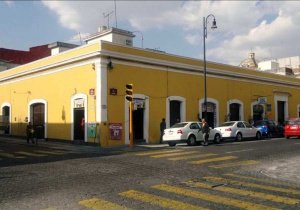 Gestionan que bur&oacute;cratas municipales tengan descuentos en estacionamientos