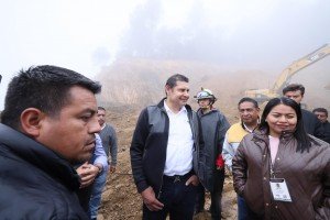 Respuesta inmediata del Gobierno de Puebla ante derrumbe en carretera de Eloxochitlán